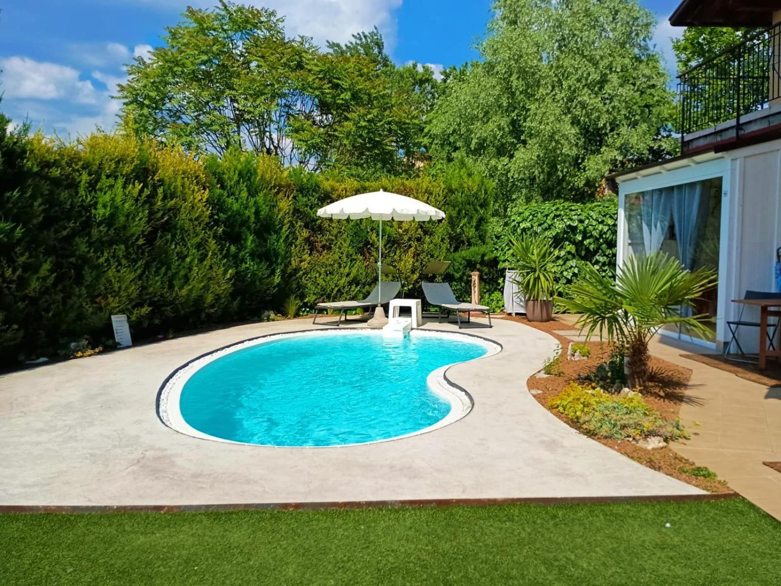 Picnic Room And Pool Кастельнуово-дель-Гарда Екстер'єр фото