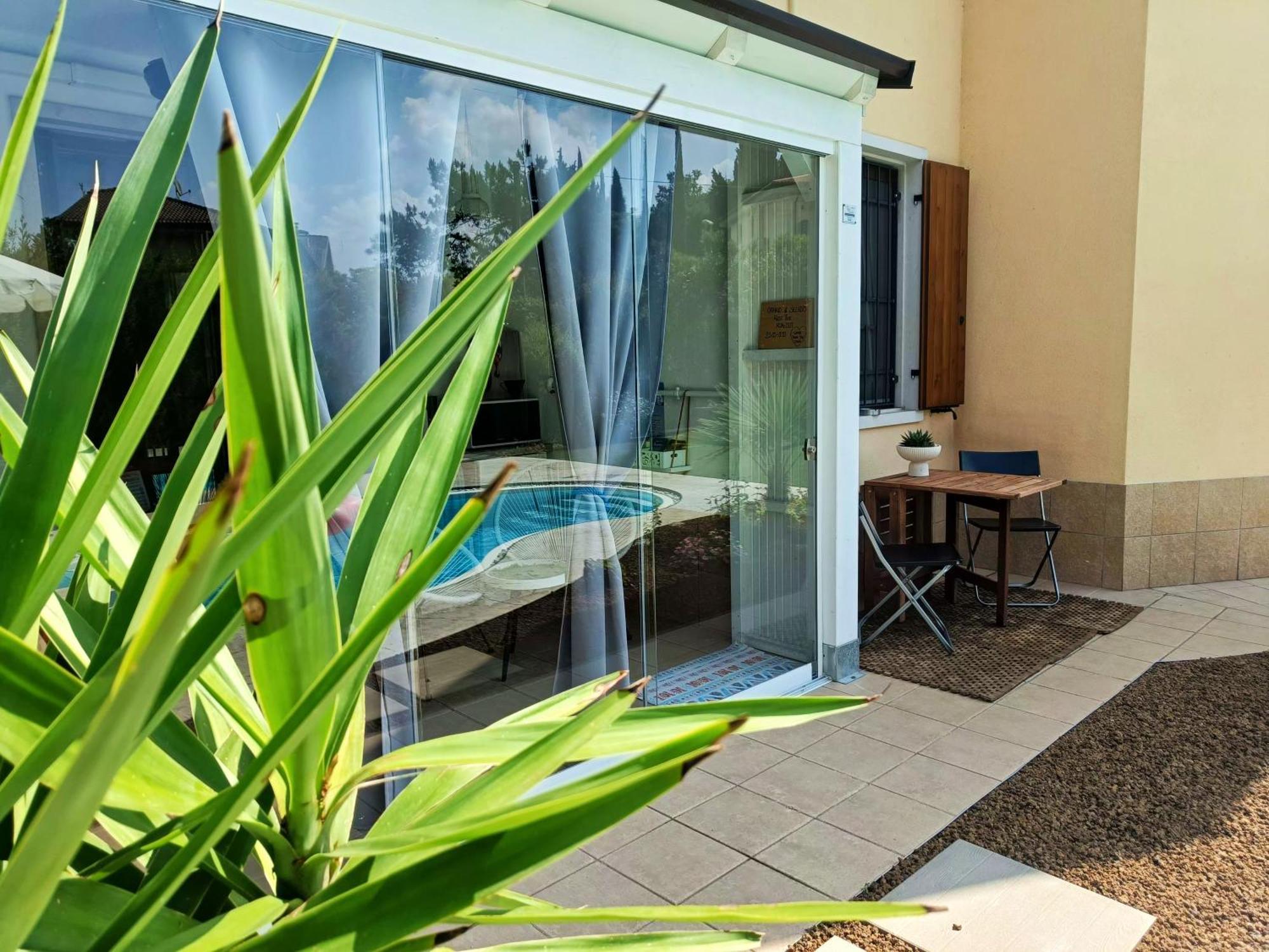 Picnic Room And Pool Кастельнуово-дель-Гарда Екстер'єр фото