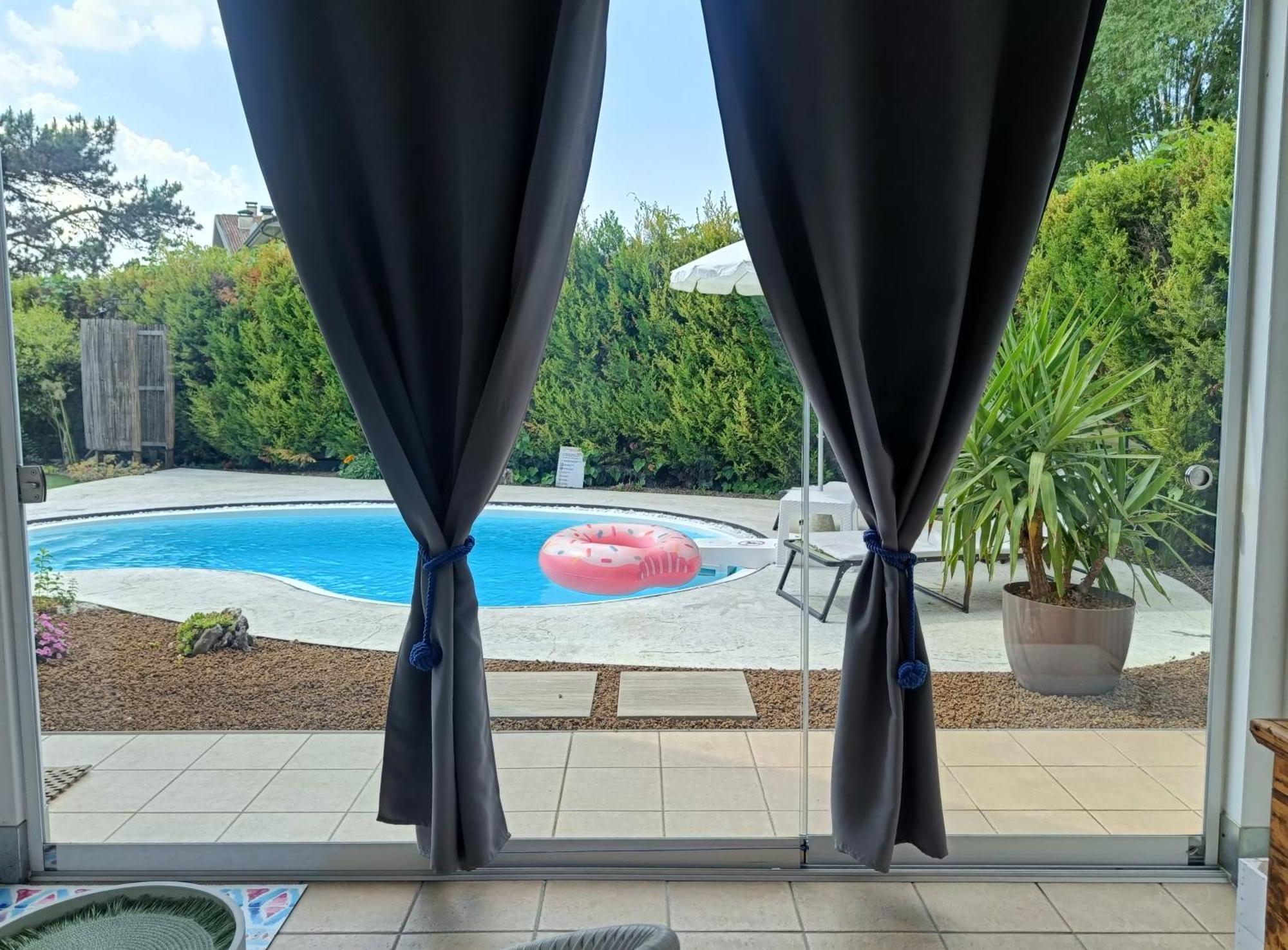 Picnic Room And Pool Кастельнуово-дель-Гарда Екстер'єр фото